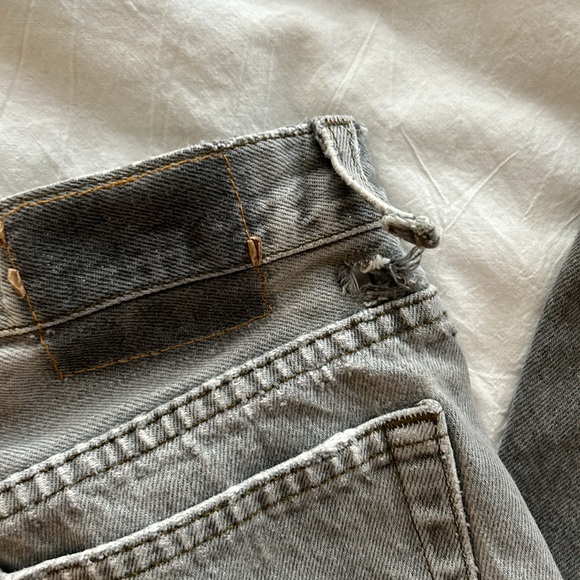 Vintage Gray Distressed Levi’s 501s - Picture 4 of 7